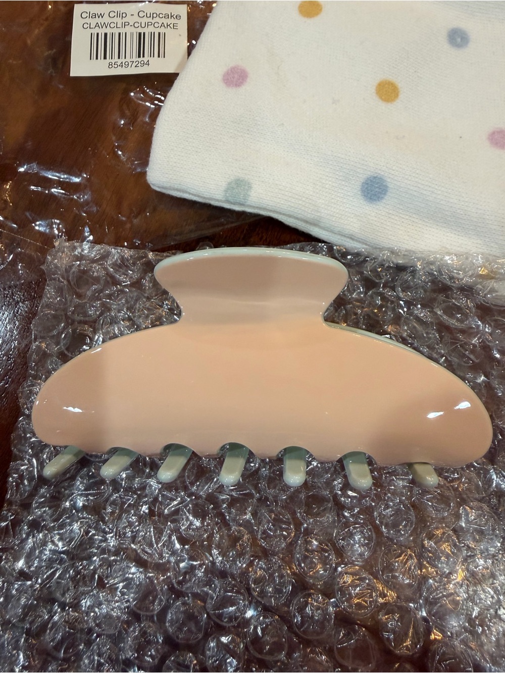 PARKE CUPCAKE Hair Claw Clip - Picture 3 of 4